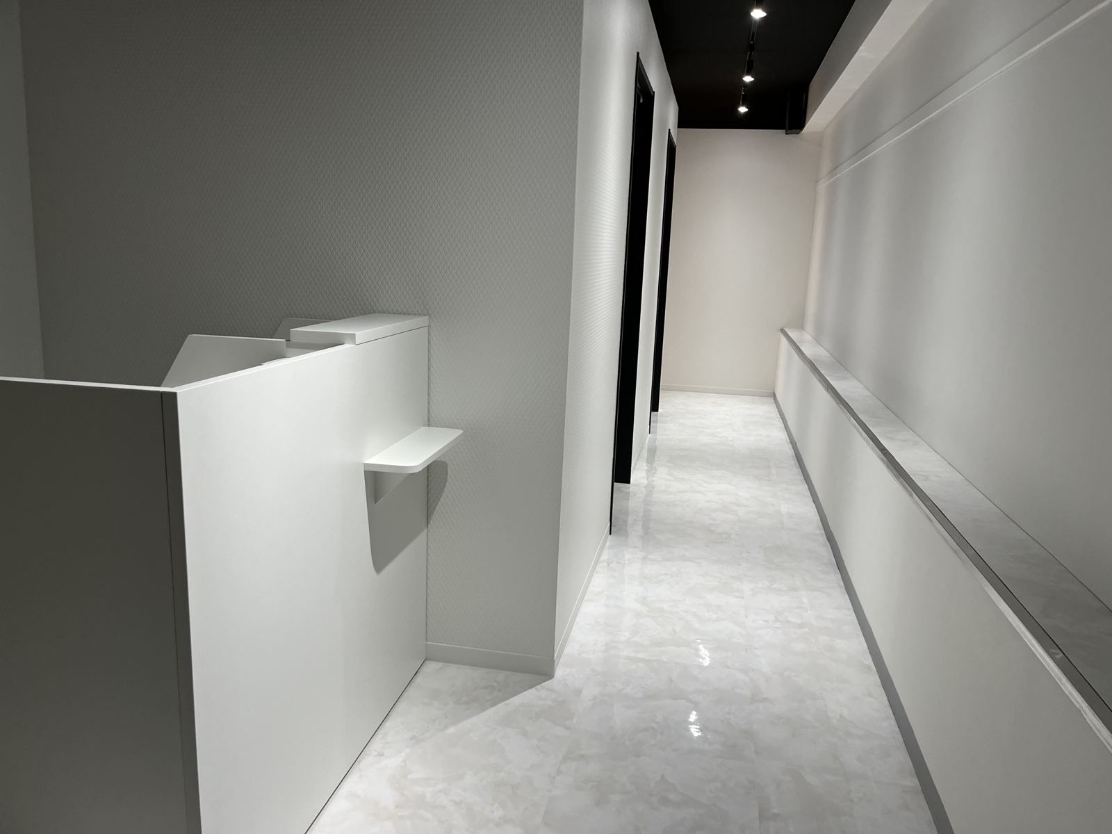 Headmint Ikebukuro private-room corridor